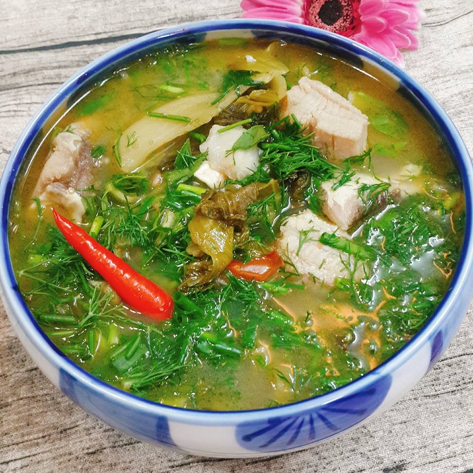 Canh chua cá trắm dưa chua