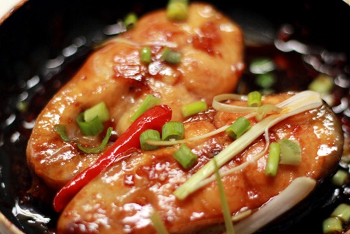 Hoàn thành cá trôi kho