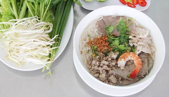 hủ tíu này được chế biến từ những lò ở Củ Chi cũng do người từ Miên về mở. hủ tíu này được chế biến từ những lò ở Củ Chi cũng do người từ Miên về mở.