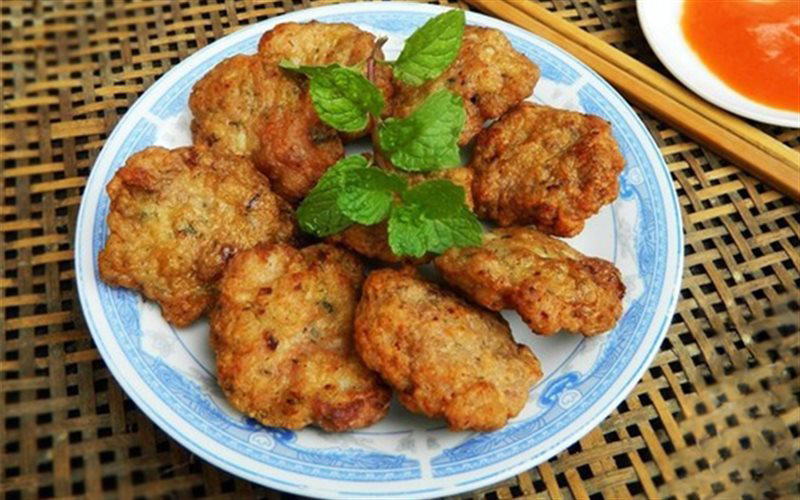 Chả mực Hạ Long nổi tiếng dai ngon, đậm đà