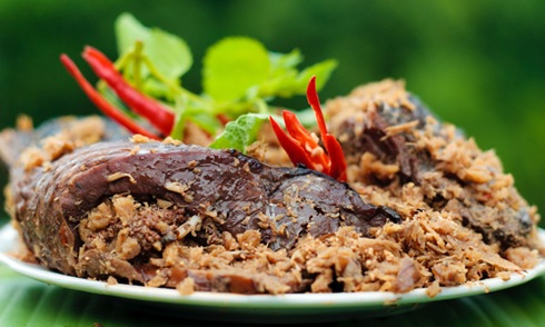 Sản phẩm cá kho Trần Luận tại Agro Viet 2019