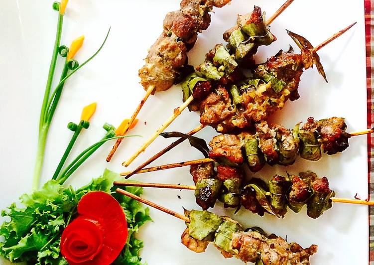 Thịt xiên lá móc mật