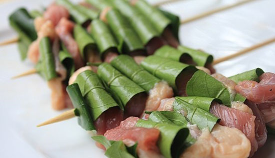 Giới thiệu làm món thịt xiên lá móc mật